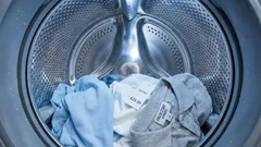 Co se skrývá v novém oblečení z obchodu a proč je nutné ho před prvním použitím vyprat